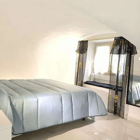 La Nica Nyaraló Catania